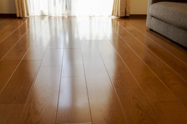 フロアコーティングの種類・選び方は床材により異なります。